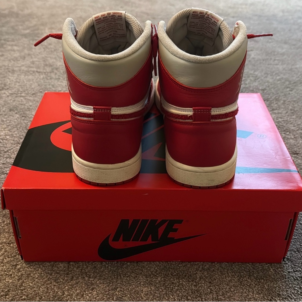 Women’s Jordan Air Jordan 1 Retro High OG - Newstalgia - Picture 4 of 5